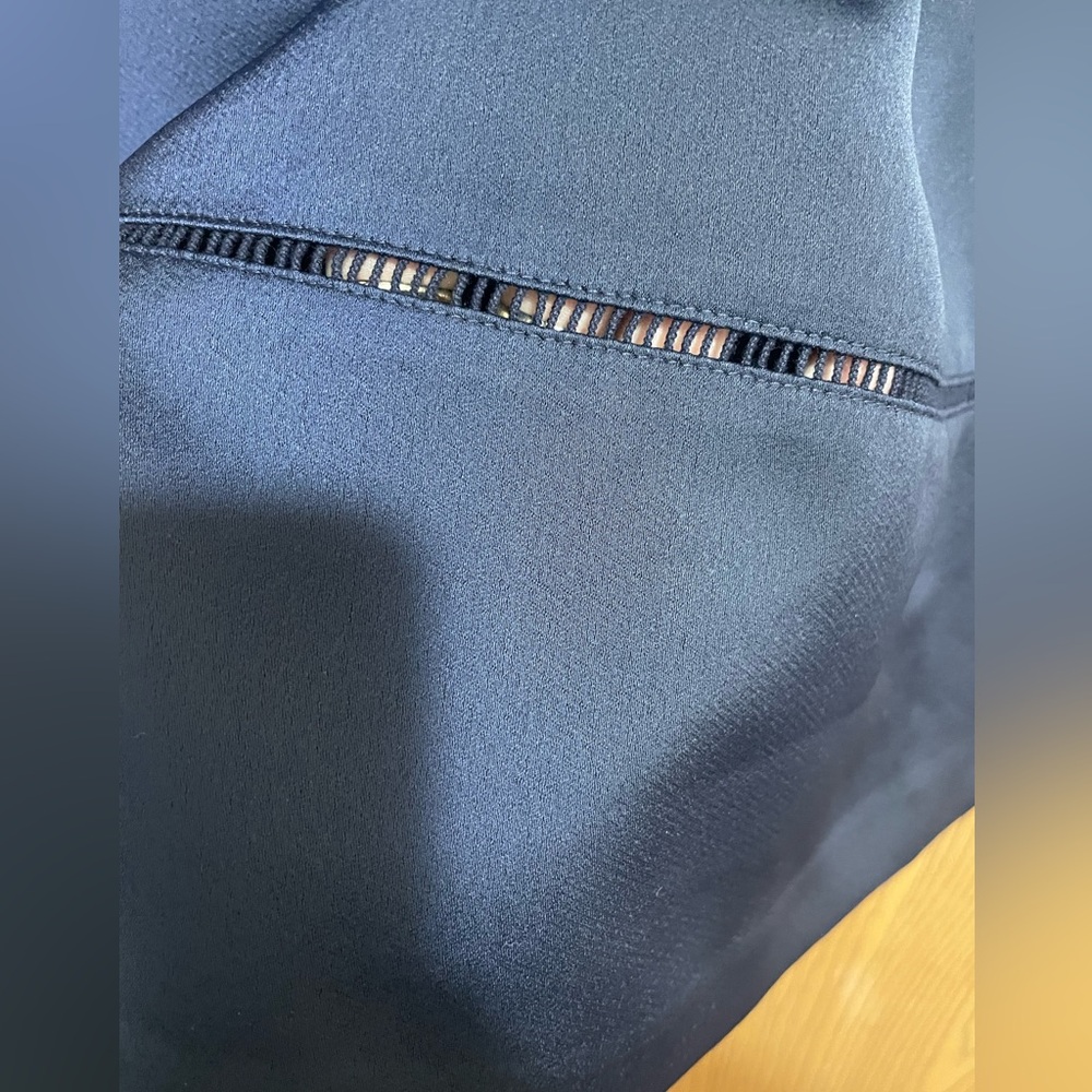 Banana Republic Blouse in Navy Blue - Picture 3 of 5